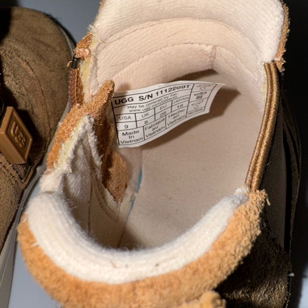 UGG Hamden II Toddler Suede Boot - Picture 6 of 7